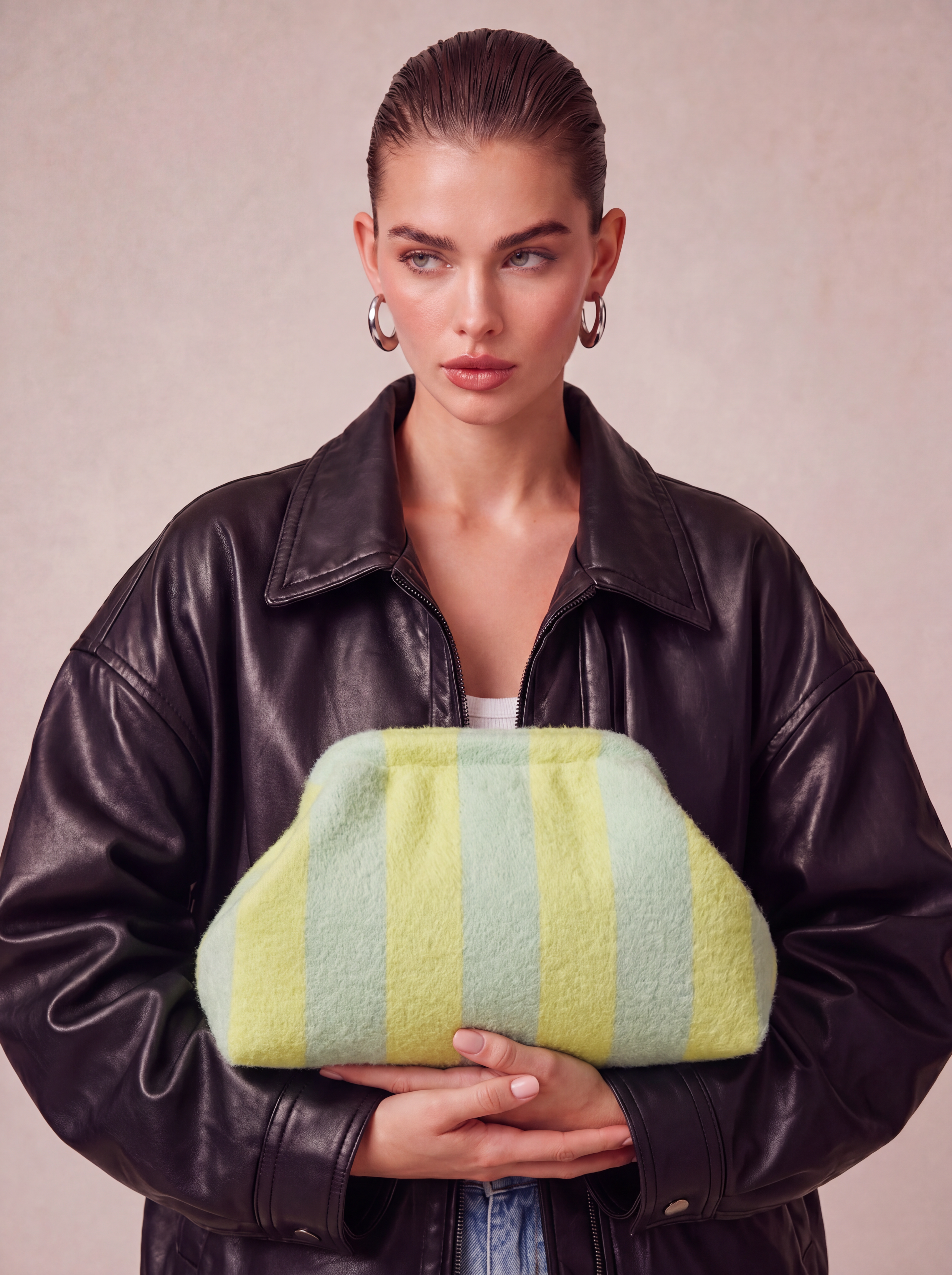 CITY GIRL POUCH CLOTH