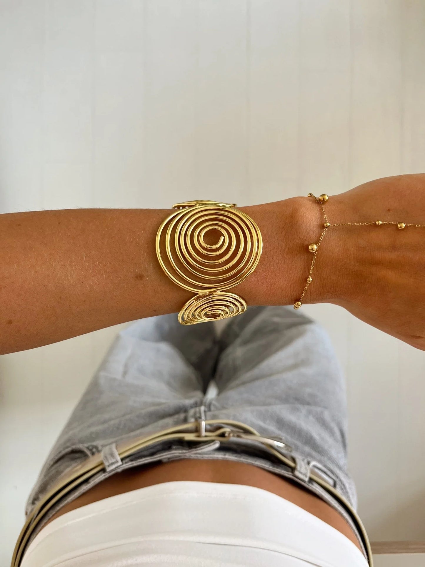 SWIRL BANGLE